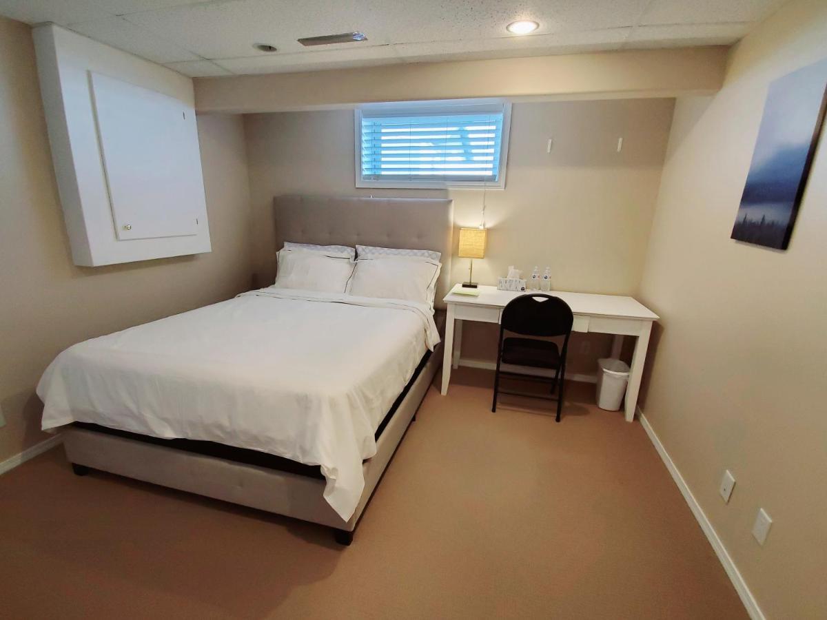 Saskatoon Lashyn Cove Homestay מראה חיצוני תמונה