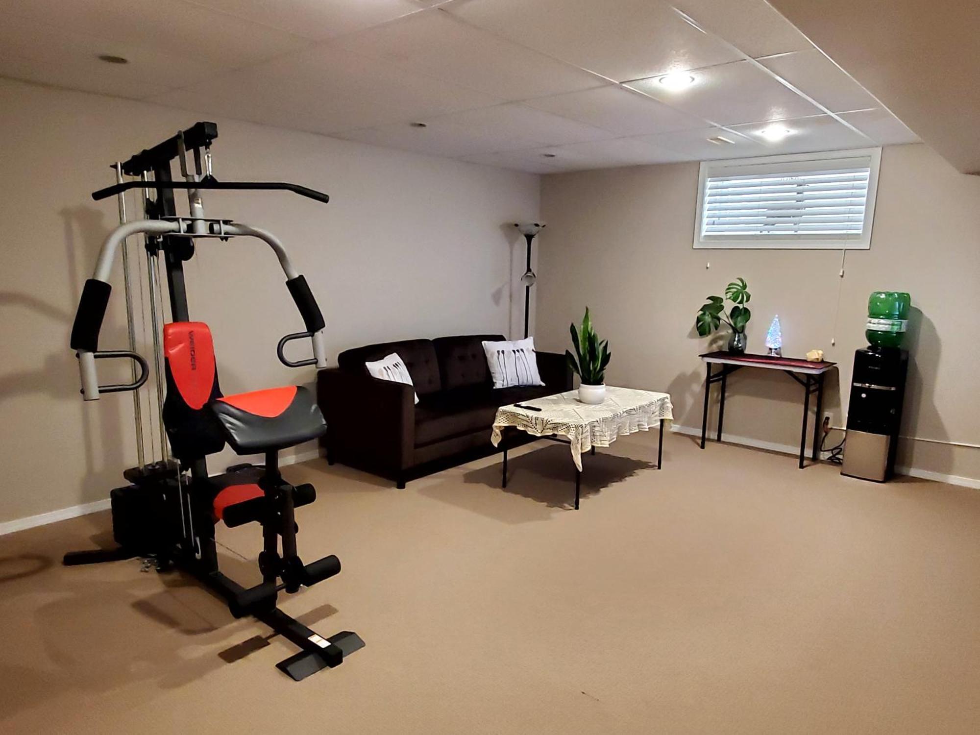 Saskatoon Lashyn Cove Homestay מראה חיצוני תמונה