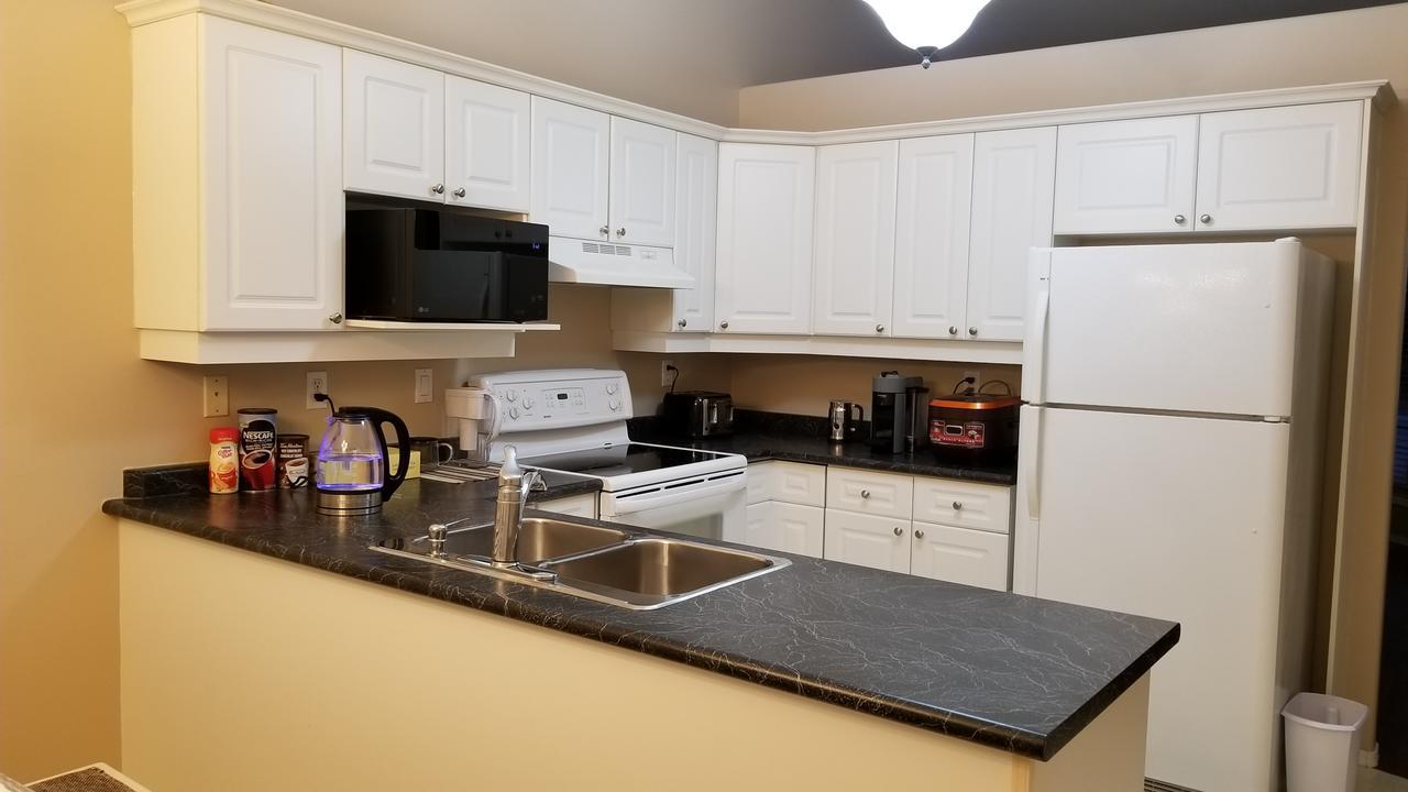 Saskatoon Lashyn Cove Homestay מראה חיצוני תמונה